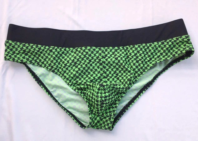 Neongrüne Herren-Badehose mit Hahnentrittmuster